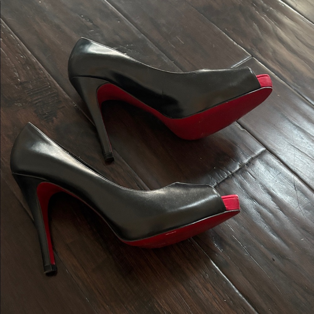 Black Nine West Heels with Red Bottom - Picture 2 of 2